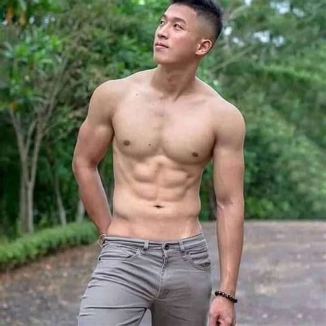 Guy Asian Nake (@Guy.